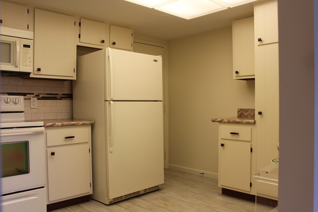 404 Paradise Road, Unit PHA Swampscott, MA 01907 - Photo 15 of 30 Gallery Image 15