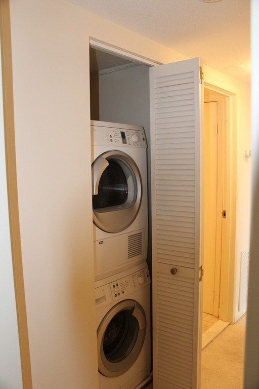 404 Paradise Road, Unit PHA Swampscott, MA 01907 - Photo 19 of 30 Gallery Image 19