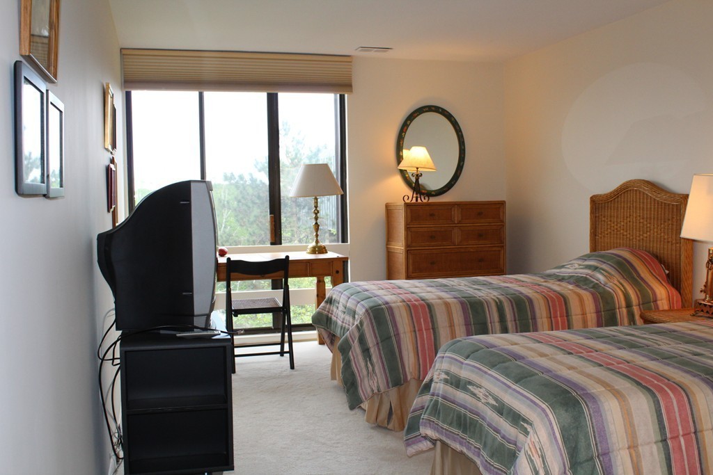 404 Paradise Road, Unit PHA Swampscott, MA 01907 - Photo 21 of 30 Gallery Image 21