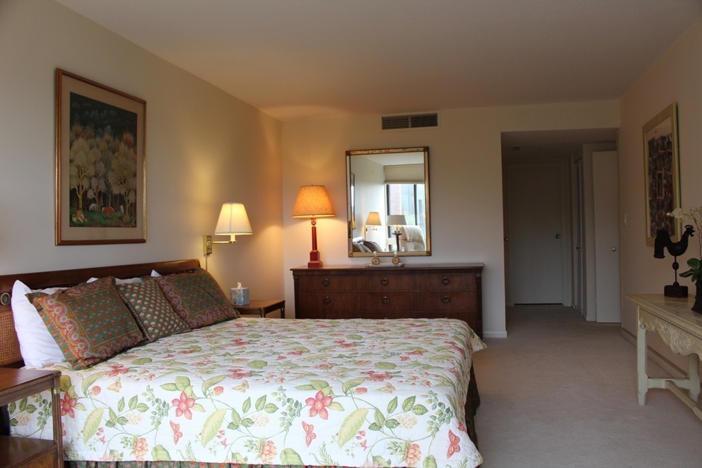 404 Paradise Road, Unit PHA Swampscott, MA 01907 - Photo 24 of 30 Gallery Image 24