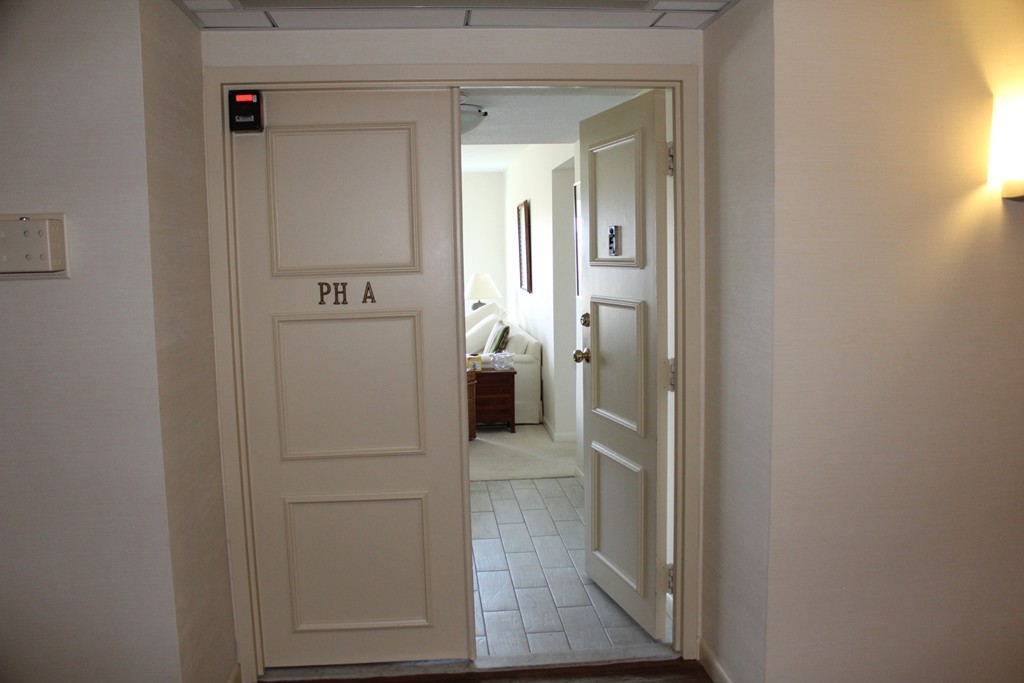 404 Paradise Road, Unit PHA Swampscott, MA 01907 - Photo 5 of 30 Gallery Image 5