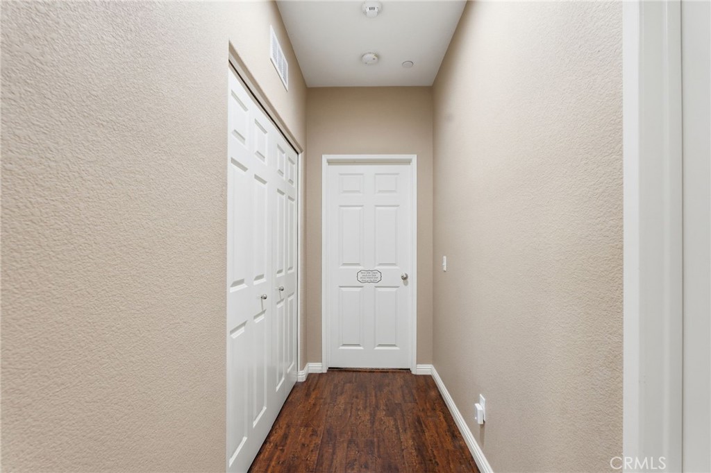 32634 Ritchart Court Temecula, CA 92592 - Photo 16 of 22 a view of a hallway