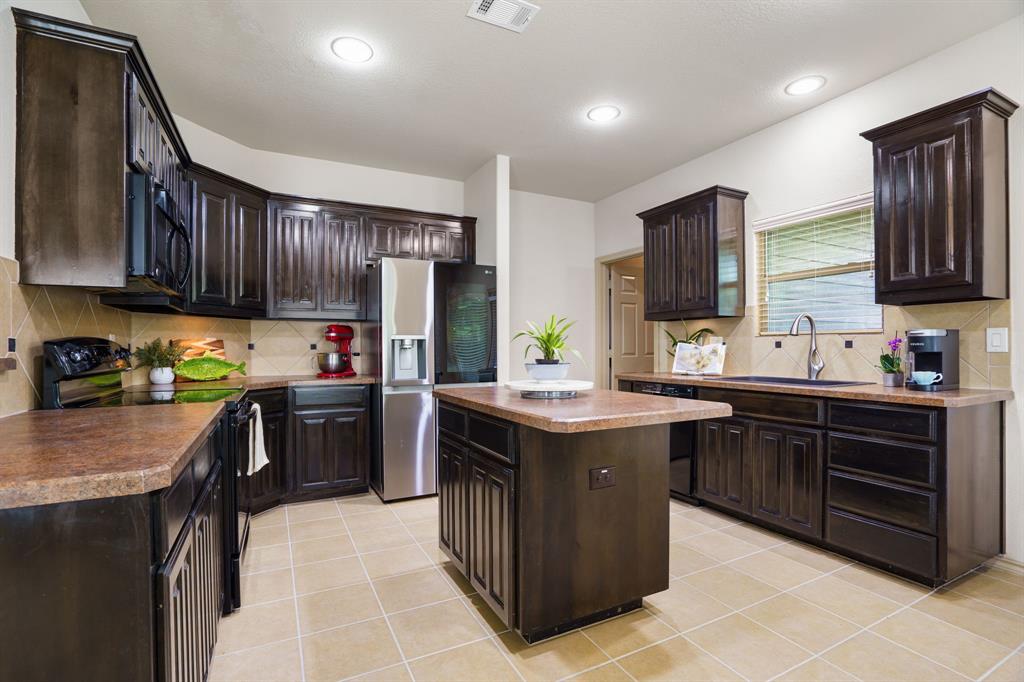 11004 Hawks Landing Road Fort Worth, TX 76052 - Photo 11 of 31
