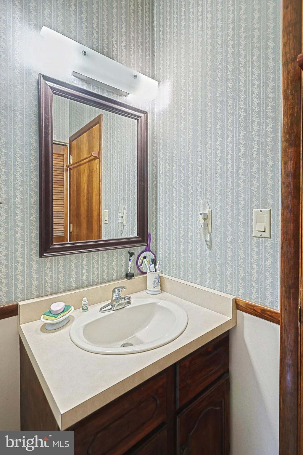 844 Willow Road Lancaster, PA 17601 - Photo 27 of 48 Primary Half Bath
