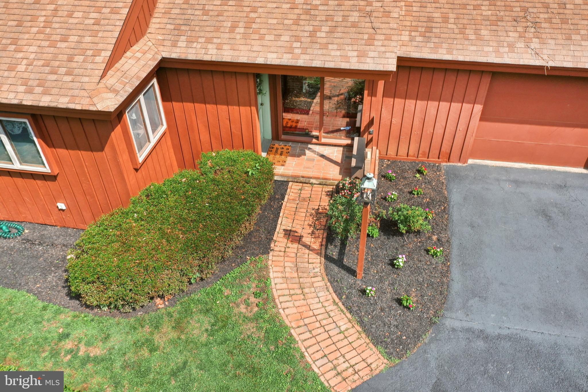 844 Willow Road Lancaster, PA 17601 - Photo 3 of 48