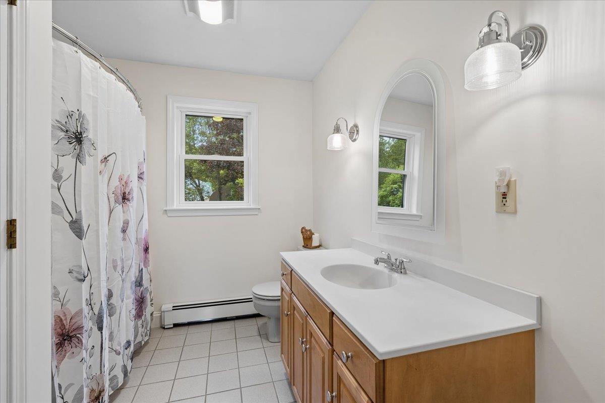 240 Sandown Road Chester, NH 03036 - Photo 23 of 41