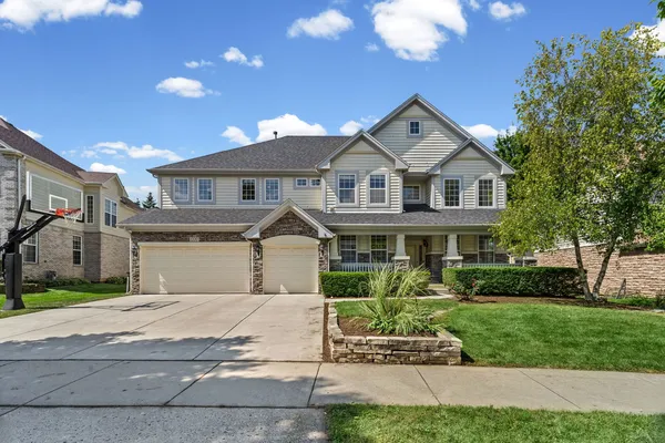 $899,000 | 1700 St Andrew Drive, Vernon Hills, IL 60061