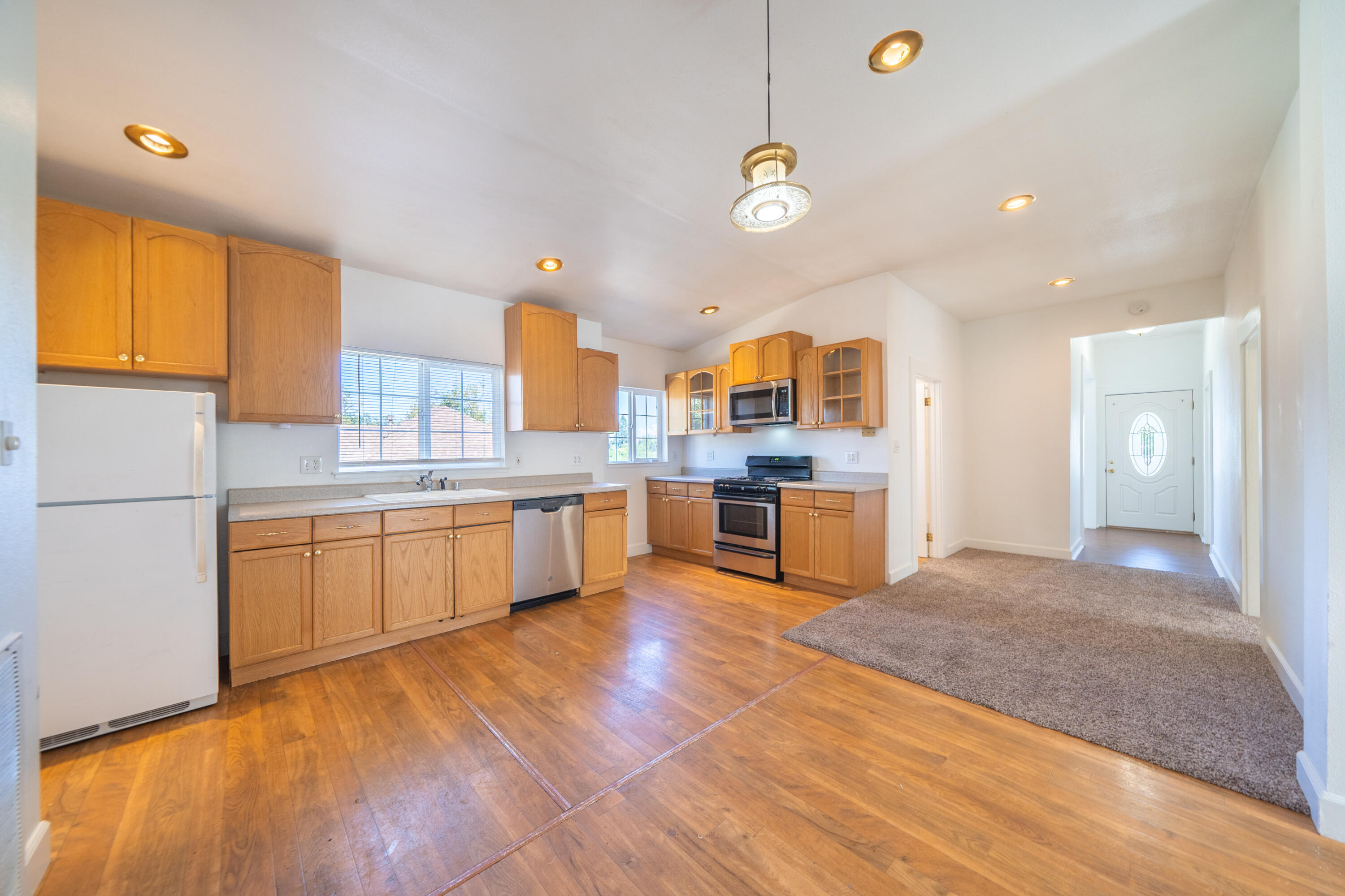 1834 Willis Street Redding, CA 96001 - Photo 12 of 37 1834 Willis St-18