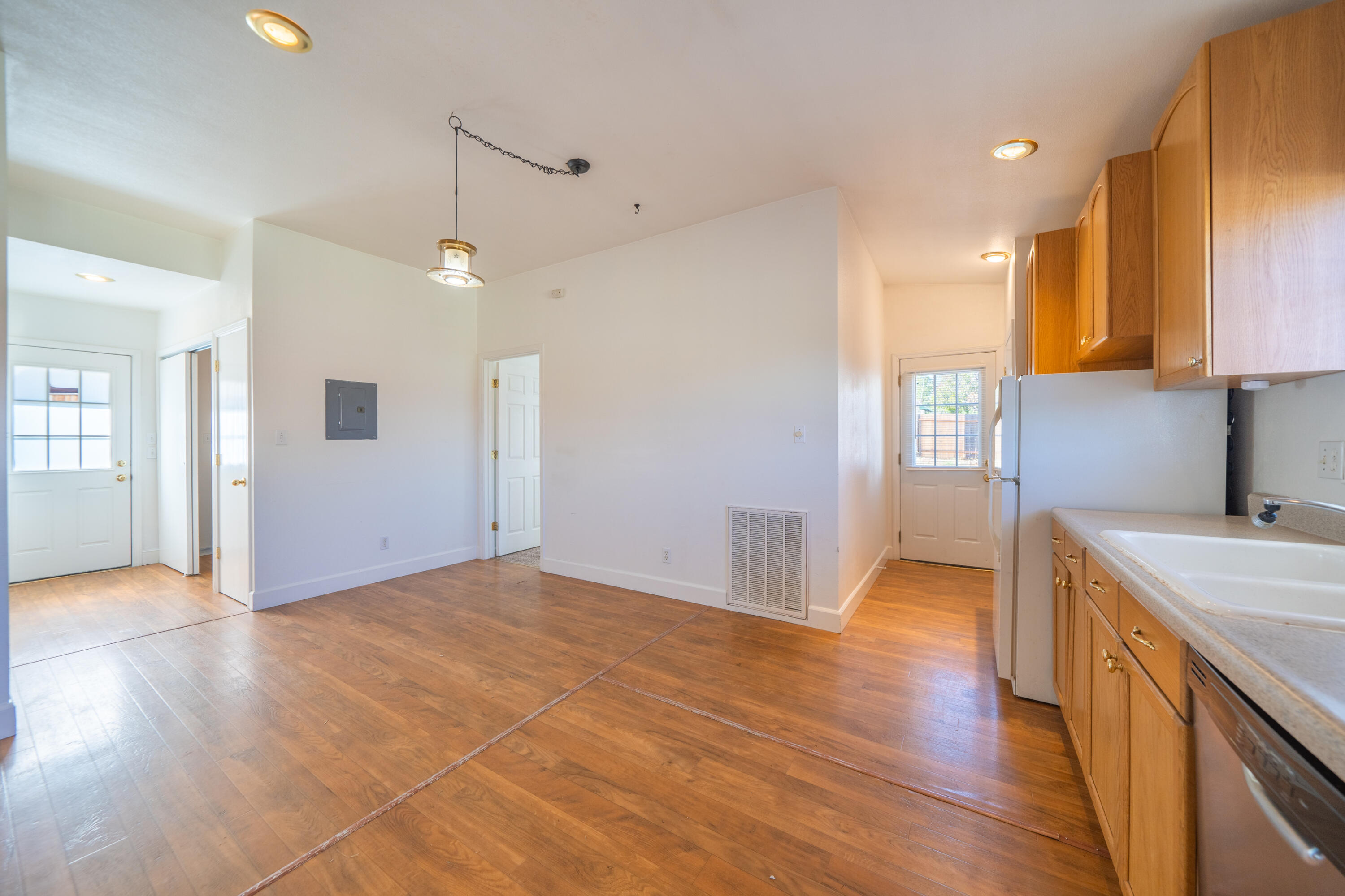 1834 Willis Street Redding, CA 96001 - Photo 14 of 37 1834 Willis St-20