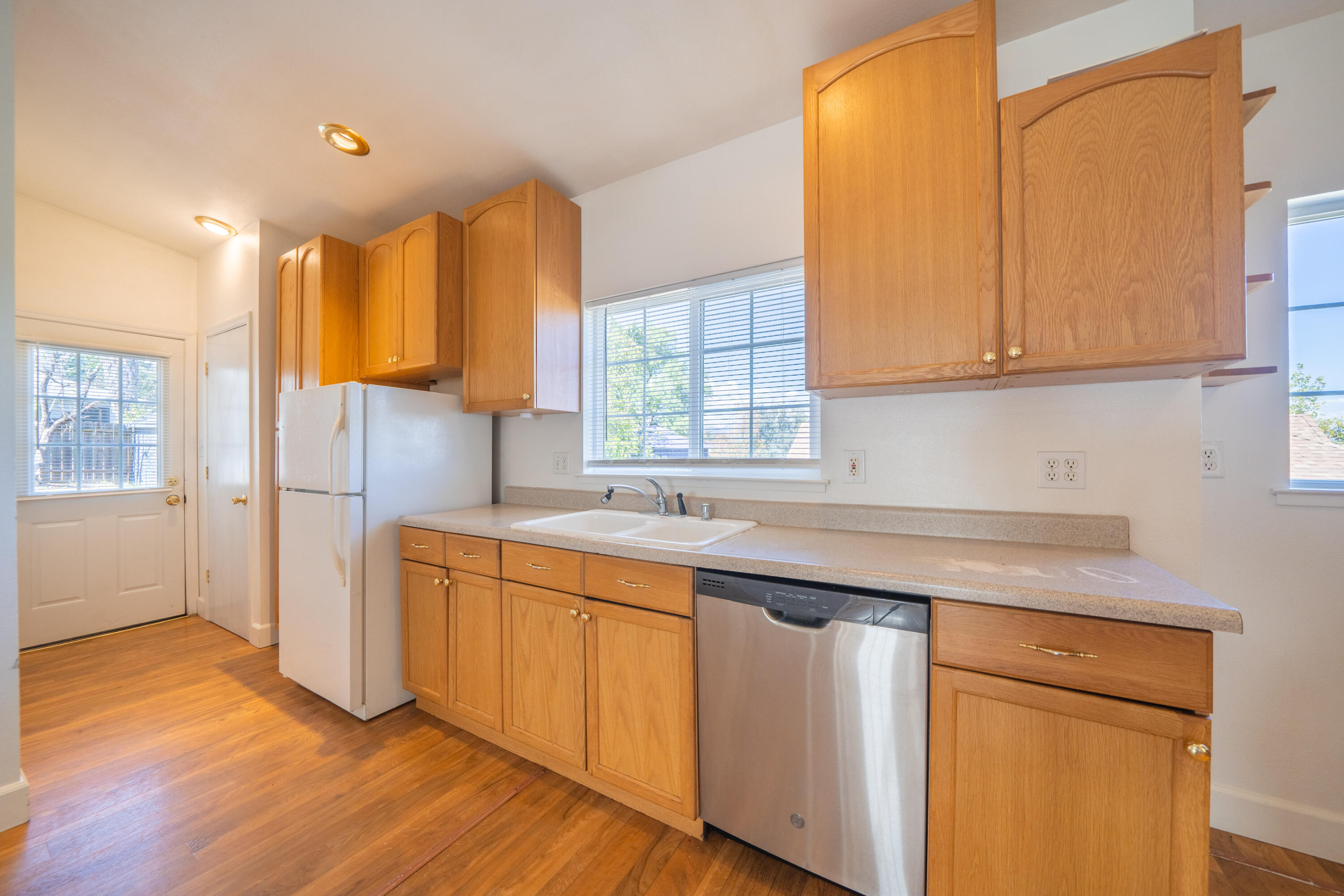 1834 Willis Street Redding, CA 96001 - Photo 17 of 37 1834 Willis St-23