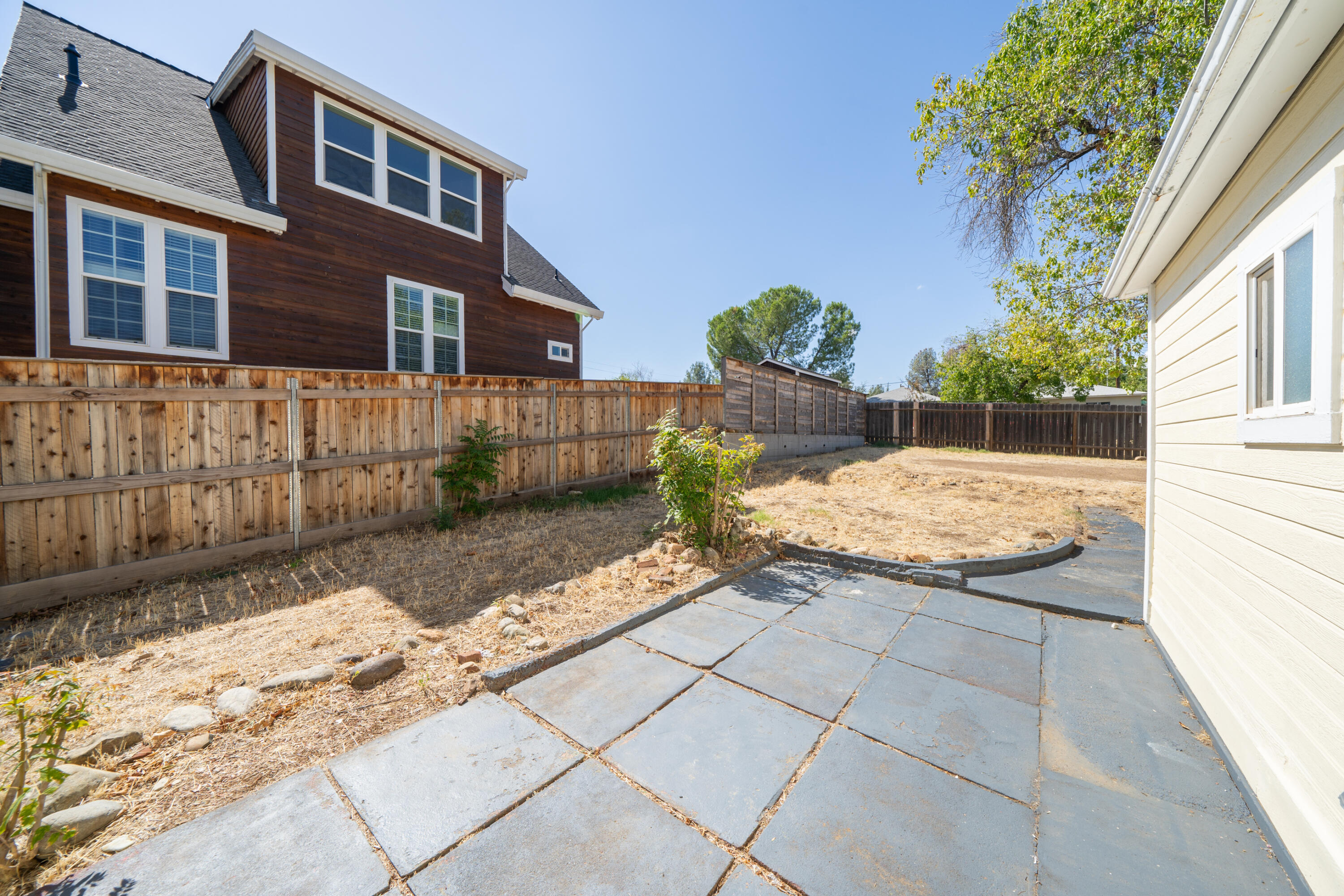 1834 Willis Street Redding, CA 96001 - Photo 28 of 37 1834 Willis St-34