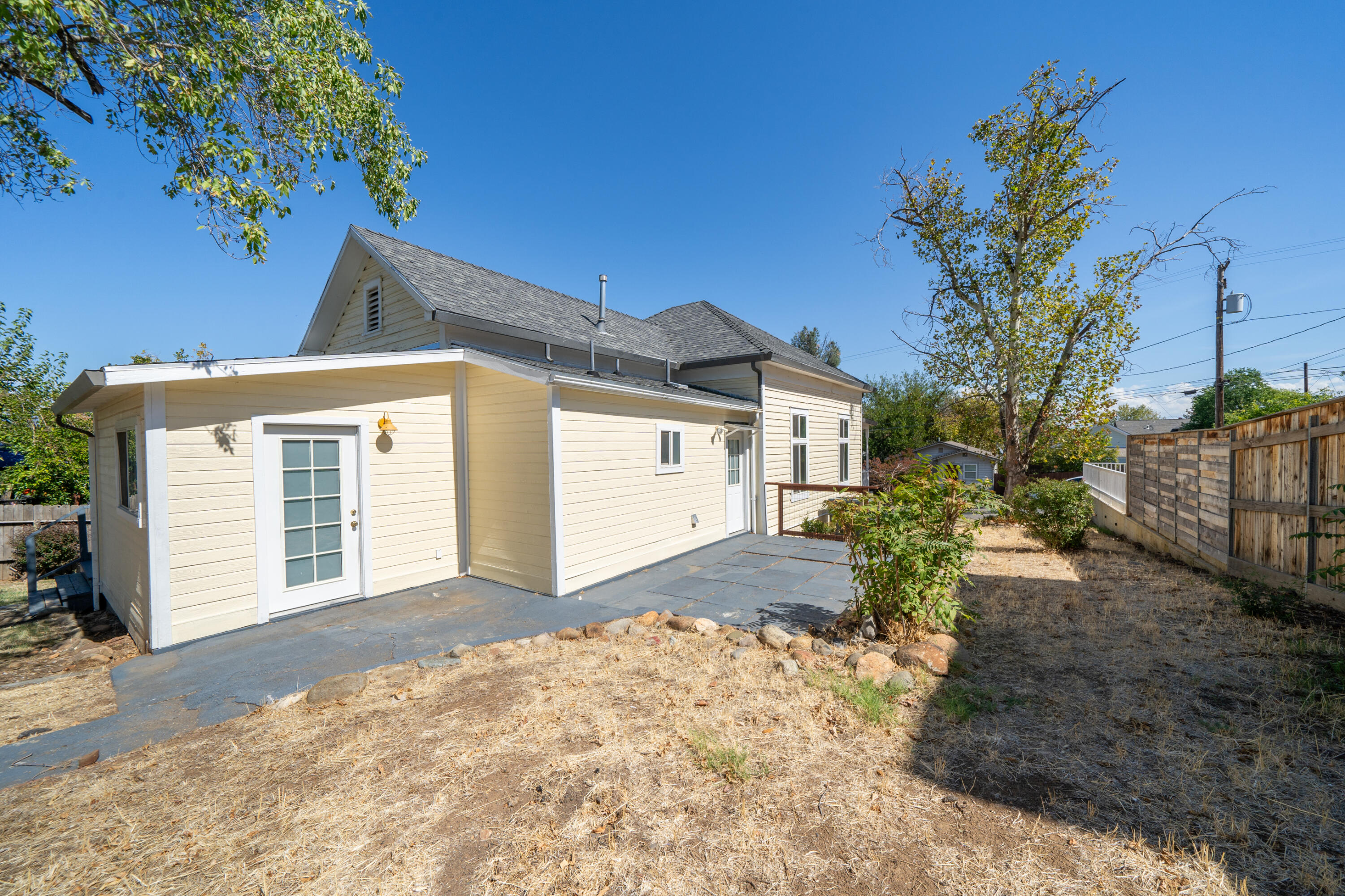 1834 Willis Street Redding, CA 96001 - Photo 29 of 37 1834 Willis St-37