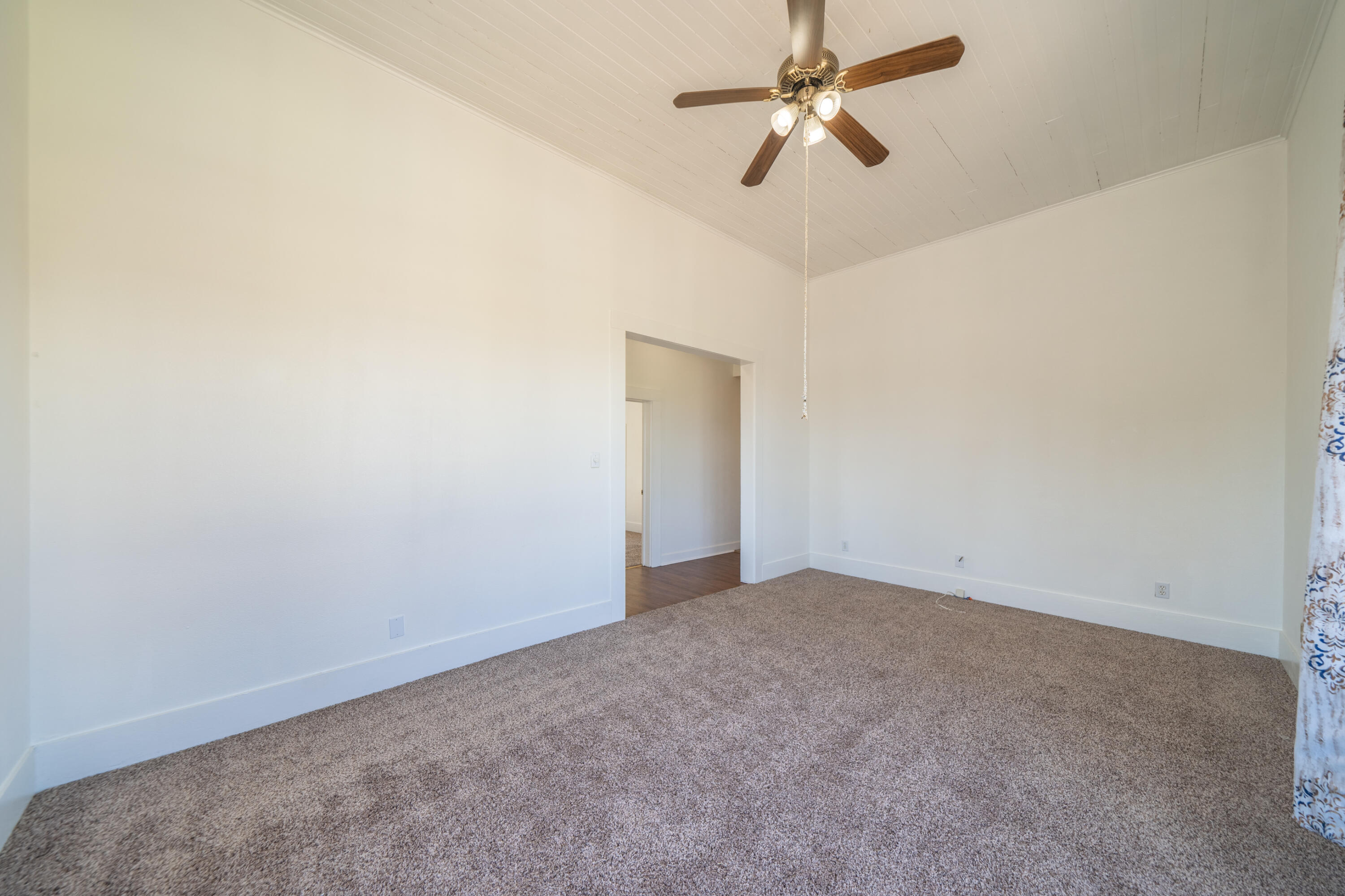 1834 Willis Street Redding, CA 96001 - Photo 8 of 37 1834 Willis St-14