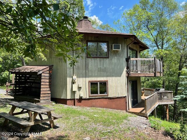 122 Elgin Way Bushkill, PA 18324 - Photo 24 of 32 a front view of a house with garden