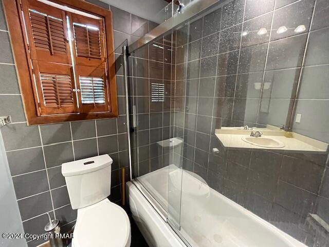 122 Elgin Way Bushkill, PA 18324 - Photo 26 of 32 a bathroom with a sink toilet and shower