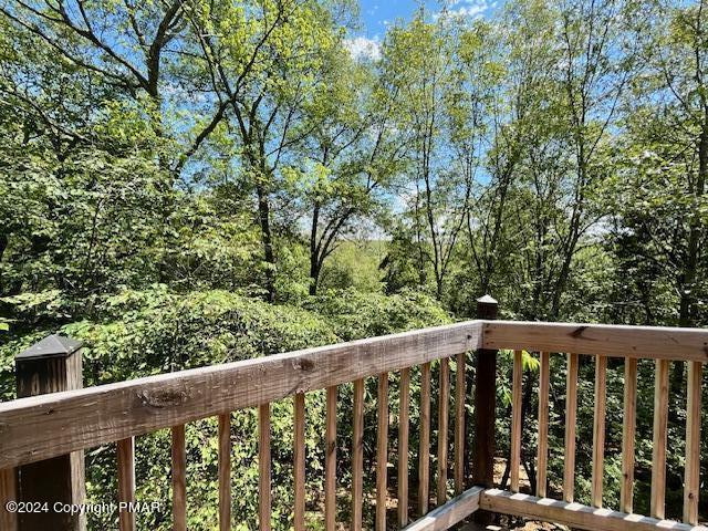 122 Elgin Way Bushkill, PA 18324 - Photo 27 of 32 a view of a wooden fence