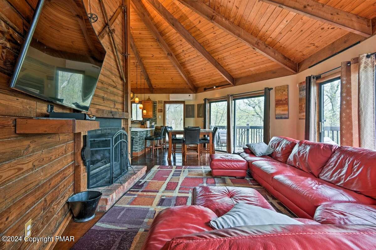 122 Elgin Way Bushkill, PA 18324 - Photo 5 of 32