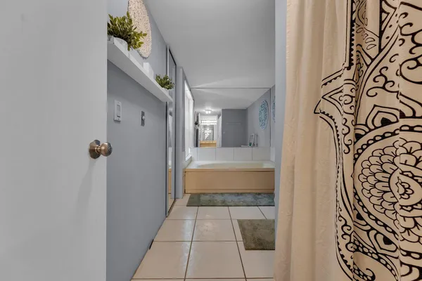 $270,000 | 5650 Camino Del Sol, Unit 205, Boca Raton, FL 33433