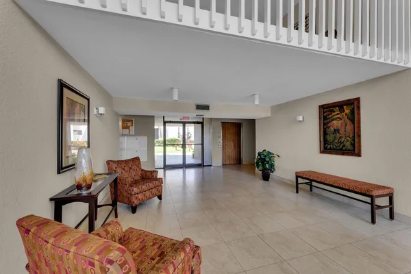 $270,000 | 5650 Camino Del Sol, Unit 205, Boca Raton, FL 33433