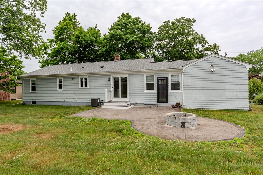 8 Barnes Street Smithfield, RI 02828 - Photo 39 of 48