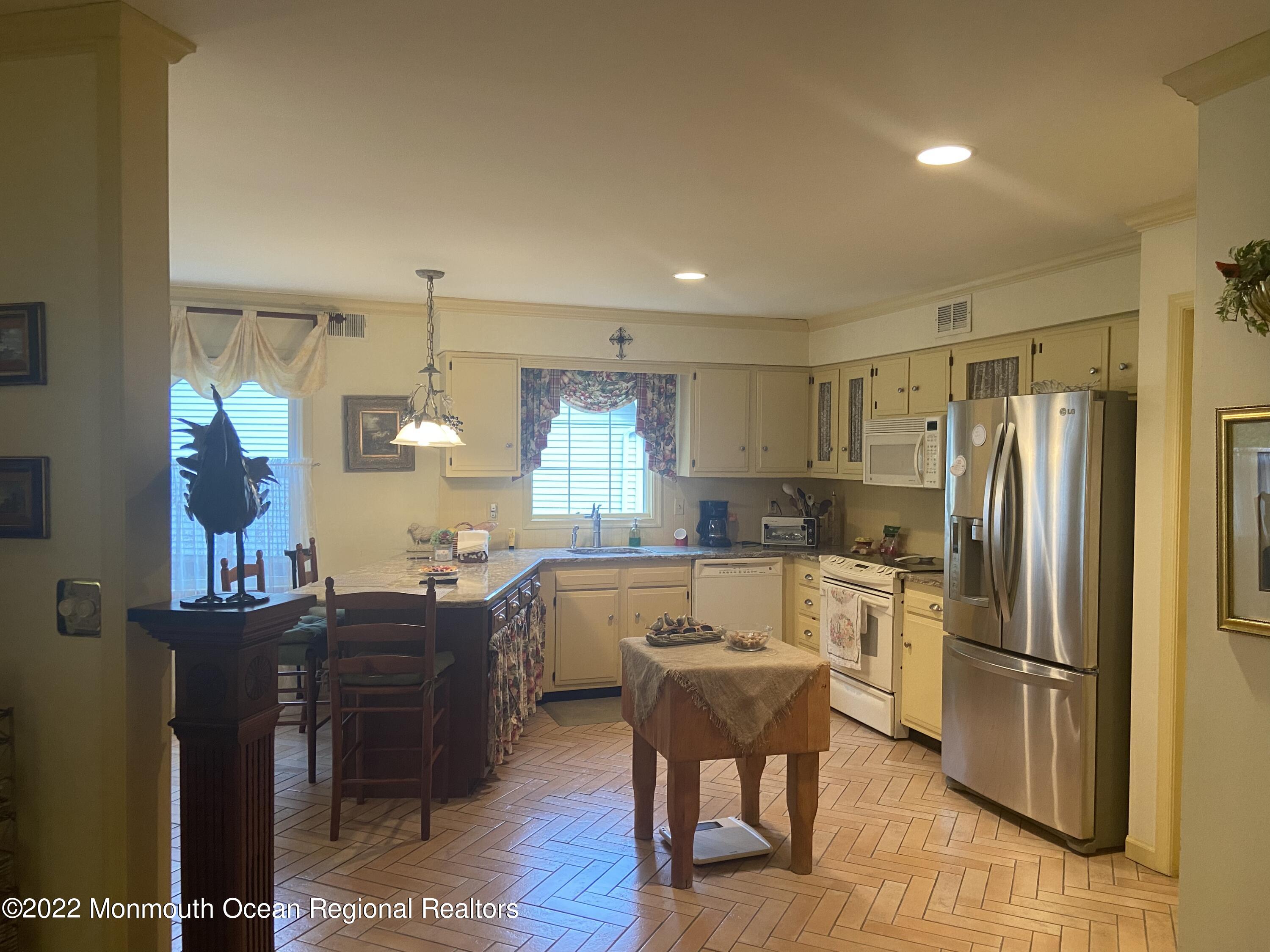 97 Greenbriar Boulevard Brick, NJ 08724 - Photo 8 of 45 D6BADD8D-963C-4D30-B514-54B045724A6A