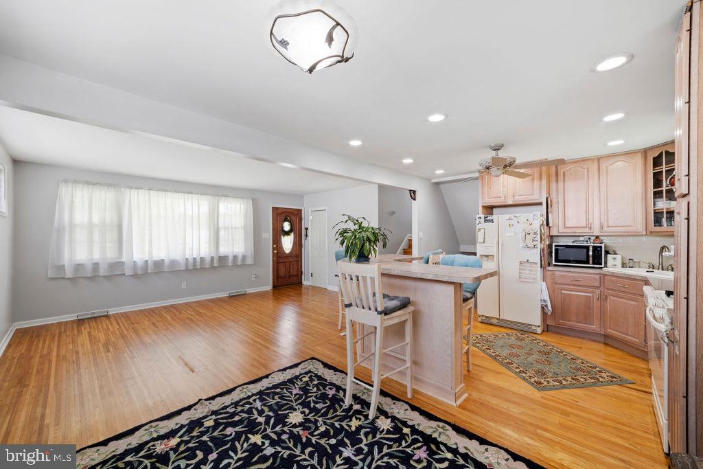 1005 Pinebrook Road Cherry Hill, NJ 08034 - Photo 5 of 39