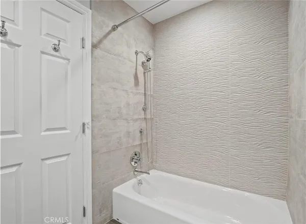 $4,000 | 300 Alpine Street, Unit 3, Pasadena, CA 91106