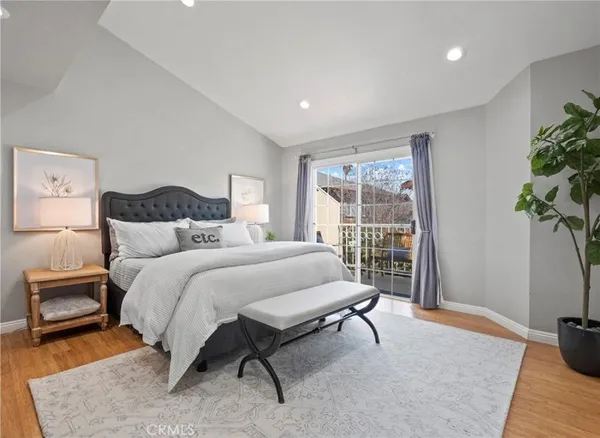 $4,000 | 300 Alpine Street, Unit 3, Pasadena, CA 91106