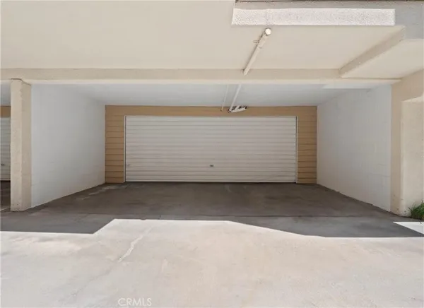 $4,000 | 300 Alpine Street, Unit 3, Pasadena, CA 91106