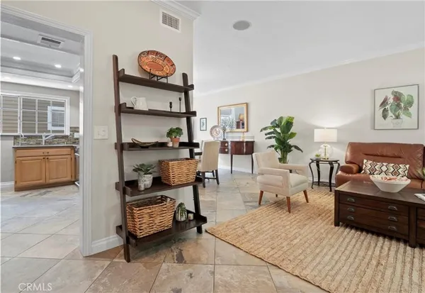 $4,000 | 300 Alpine Street, Unit 3, Pasadena, CA 91106