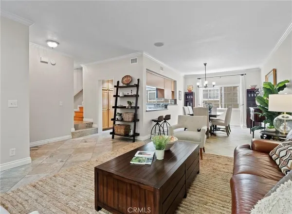 $4,000 | 300 Alpine Street, Unit 3, Pasadena, CA 91106