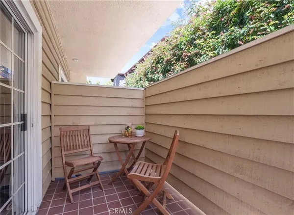 $4,000 | 300 Alpine Street, Unit 3, Pasadena, CA 91106