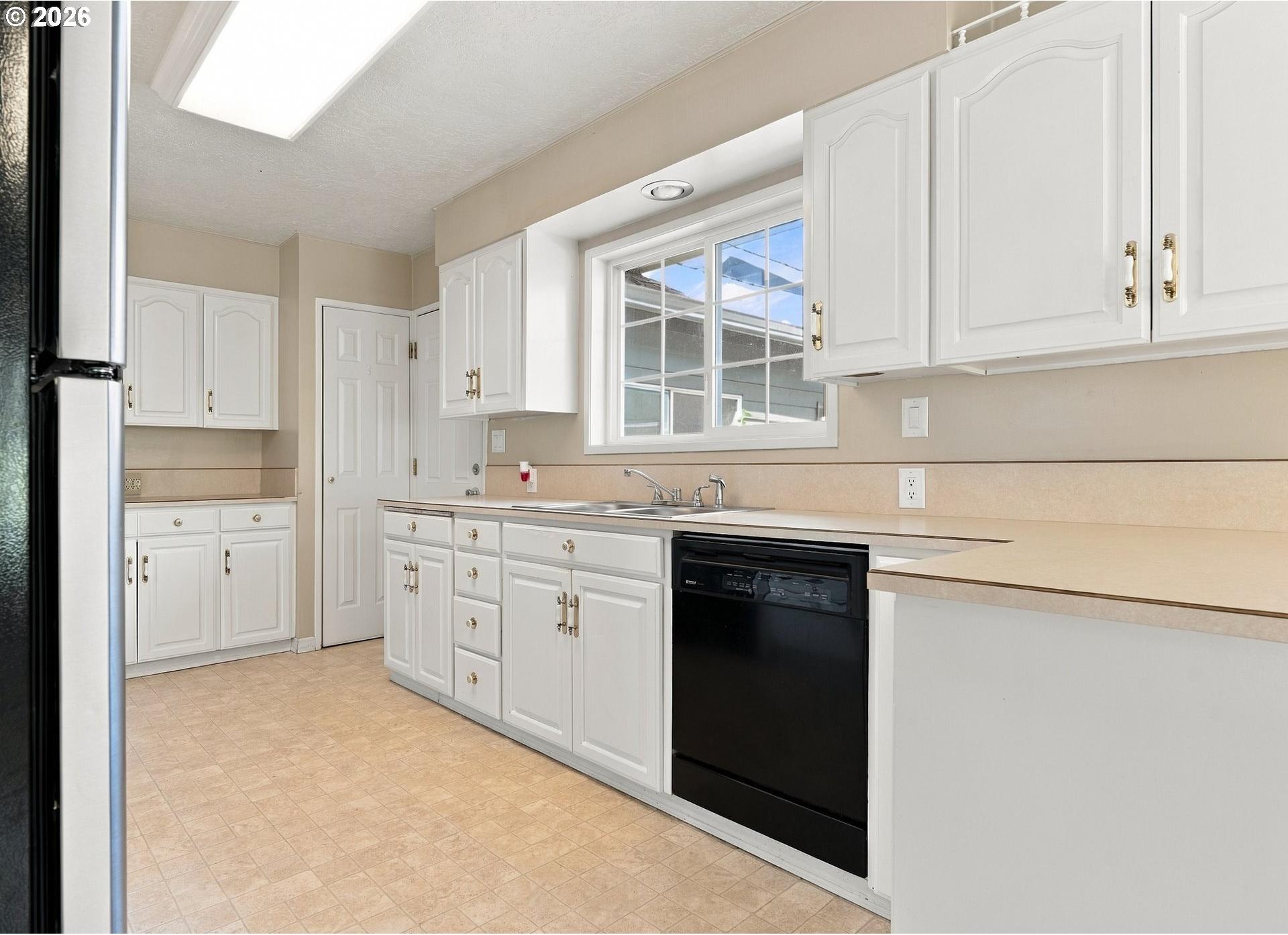 15290 Southwest Gopher Valley Road Sheridan, OR 97378 - Photo 8 of 44 Gallery Image 8