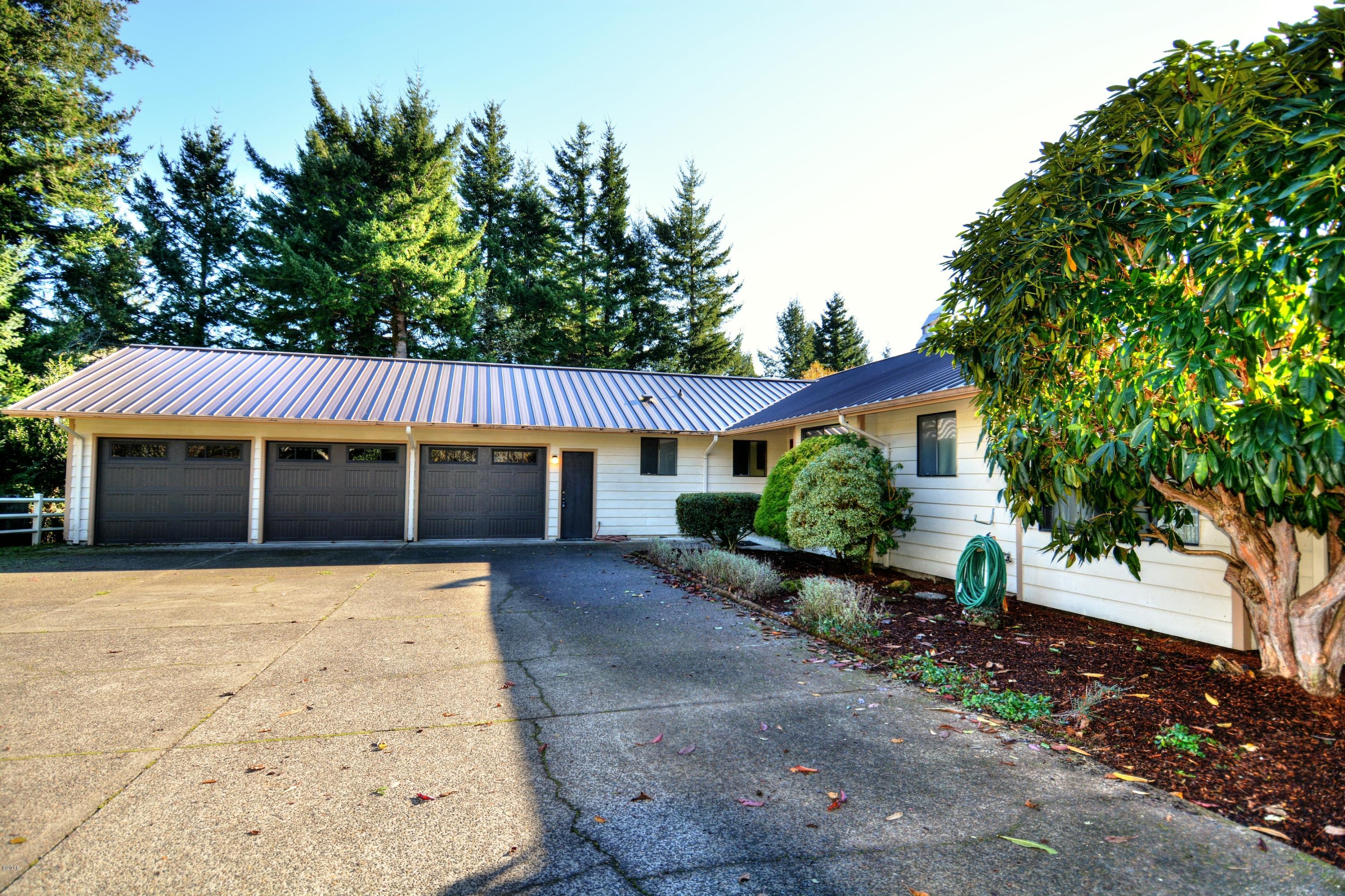 3220 North Bayview Road Waldport, OR 97394 - Photo 2 of 50 Front Of Home,.