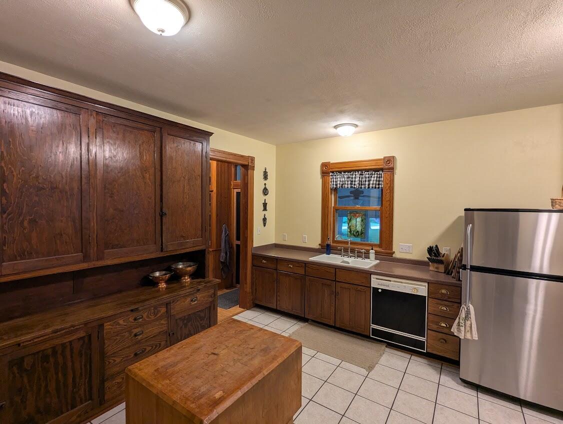 Undisclosed Address Waterloo, WI 53594 - Photo 8 of 33 kitchen