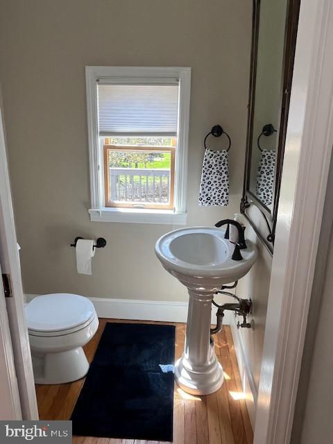 1723 West Joppa Road Towson, MD 21204 - Photo 3 of 8 Main level powder Room