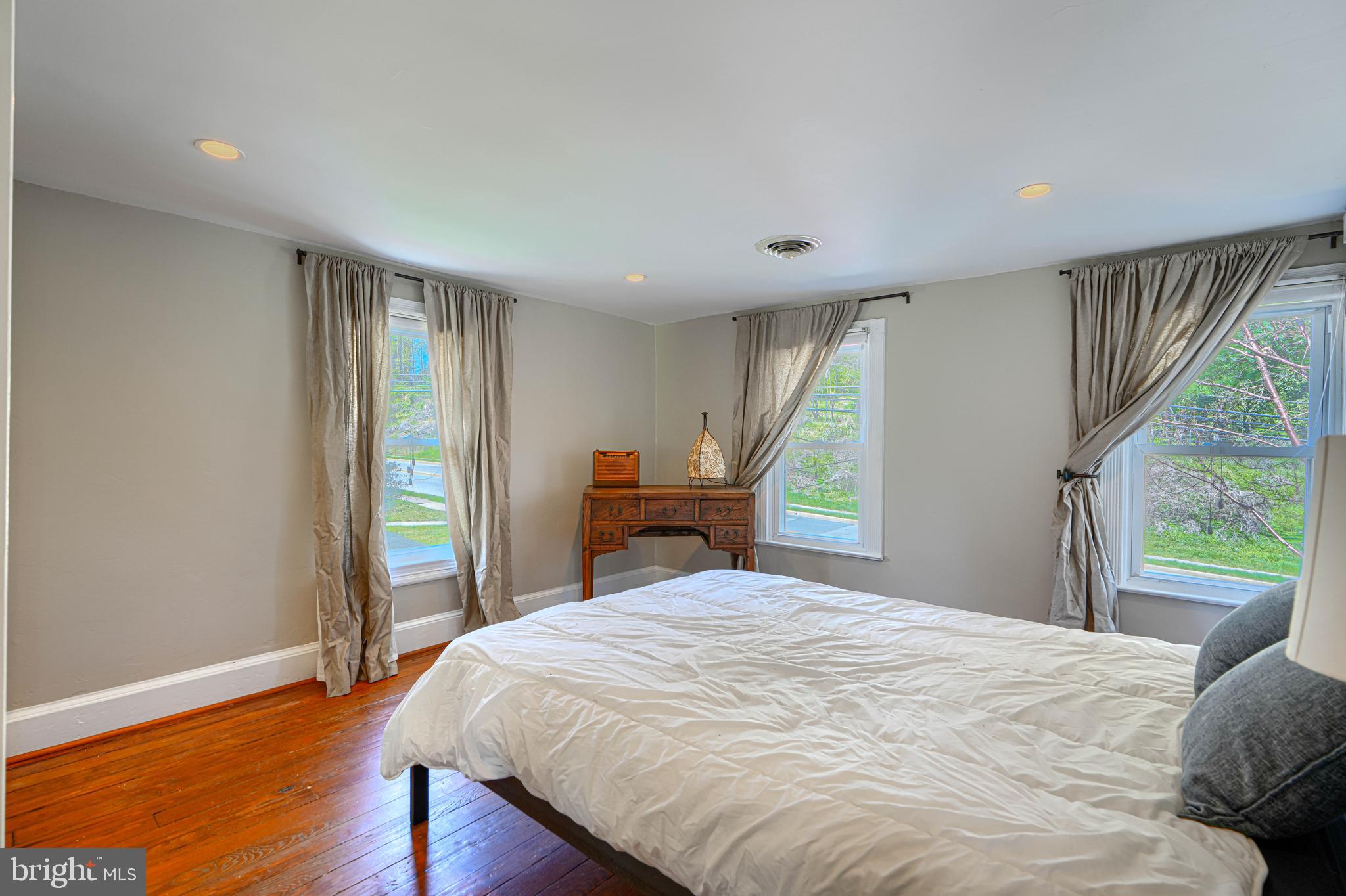 1723 West Joppa Road Towson, MD 21204 - Photo 31 of 45 Primary Bedroom on Upper level