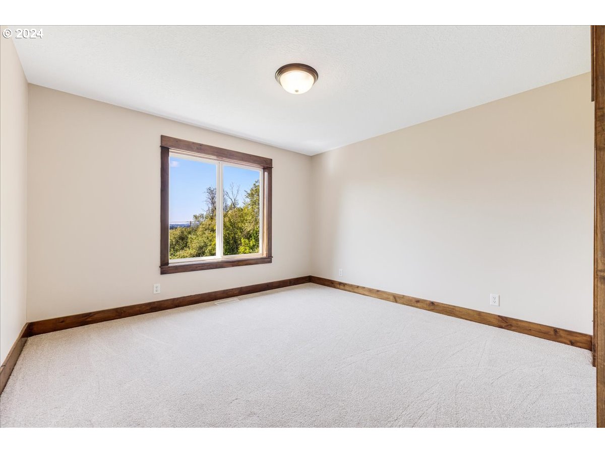 12415 Southwest Beef Bend Road Tigard, OR 97224 - Photo 23 of 34 Gallery Image 23