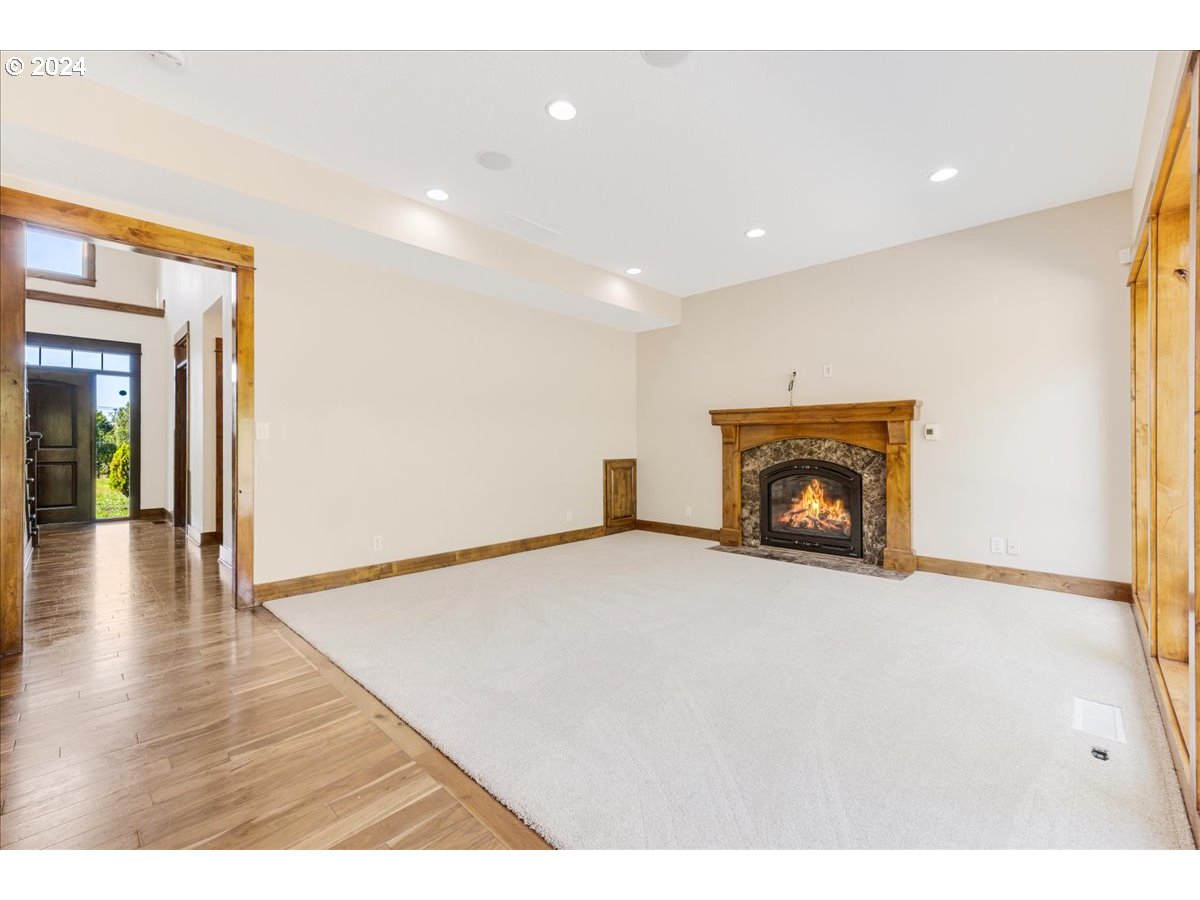 12415 Southwest Beef Bend Road Tigard, OR 97224 - Photo 10 of 34 Gallery Image 10