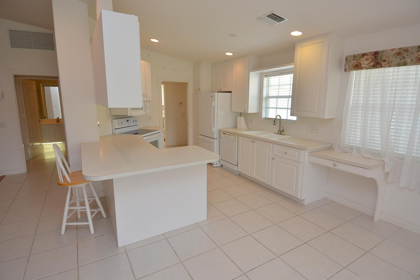 1038 Southwest Balmoral Trace Stuart, FL 34997 - Photo 13 of 58 Kitchen