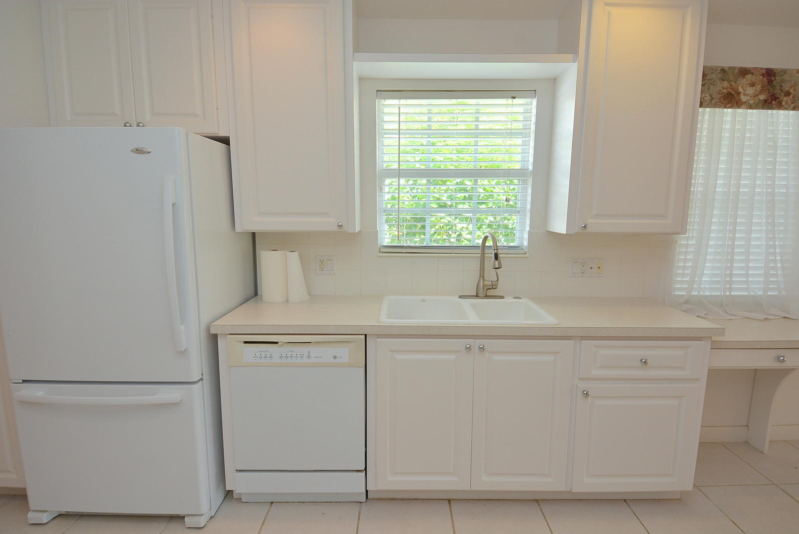 1038 Southwest Balmoral Trace Stuart, FL 34997 - Photo 18 of 58 Kitchen
