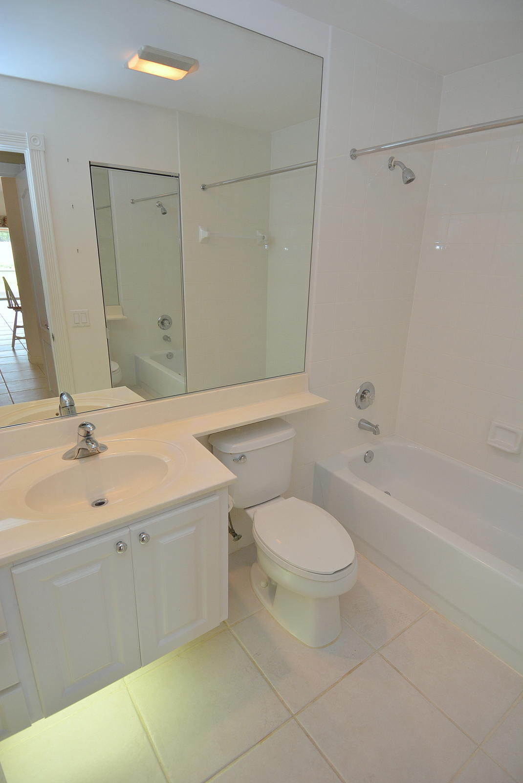 1038 Southwest Balmoral Trace Stuart, FL 34997 - Photo 34 of 58 Guest Bath