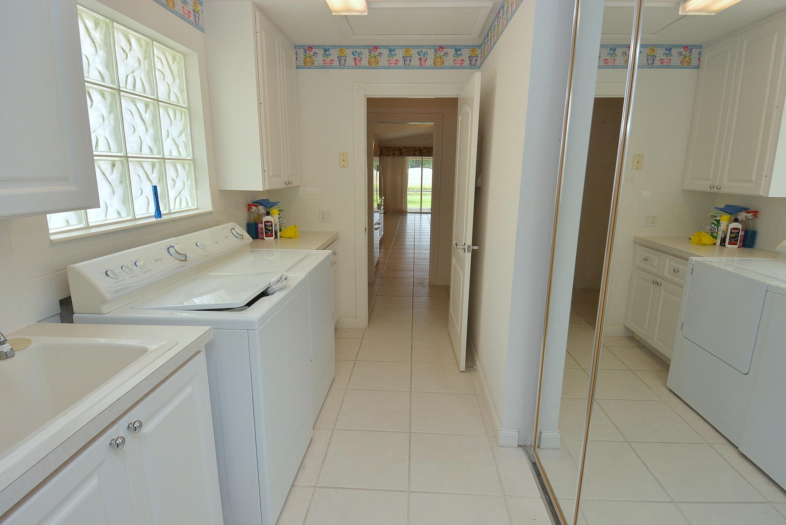 1038 Southwest Balmoral Trace Stuart, FL 34997 - Photo 37 of 58 Laundry