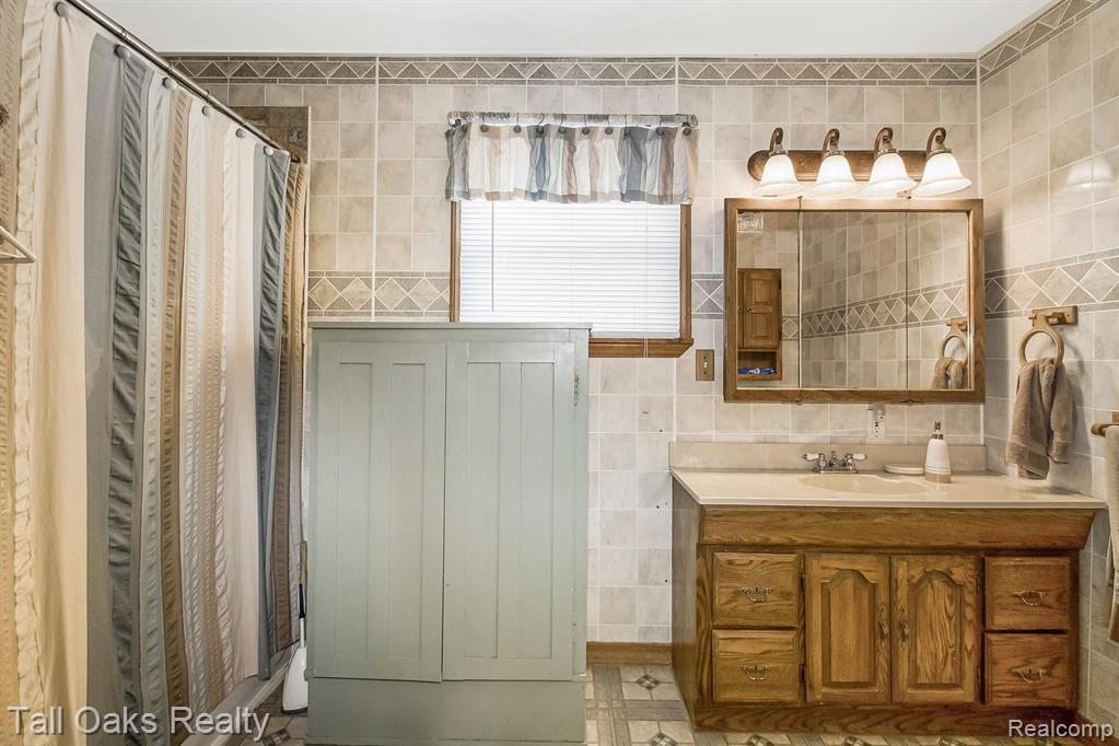 1468 Ruby Avenue Rochester Hills, MI 48309 - Photo 13 of 18