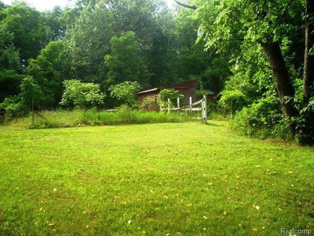 23405 Berg Road Southfield, MI 48033 - Photo 16 of 20 Barns