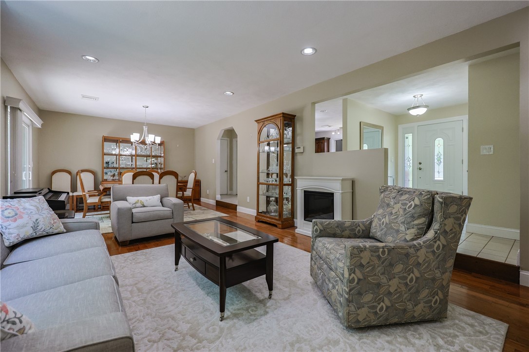 34 Latham Farm Road Smithfield, RI 02917 - Photo 12 of 31