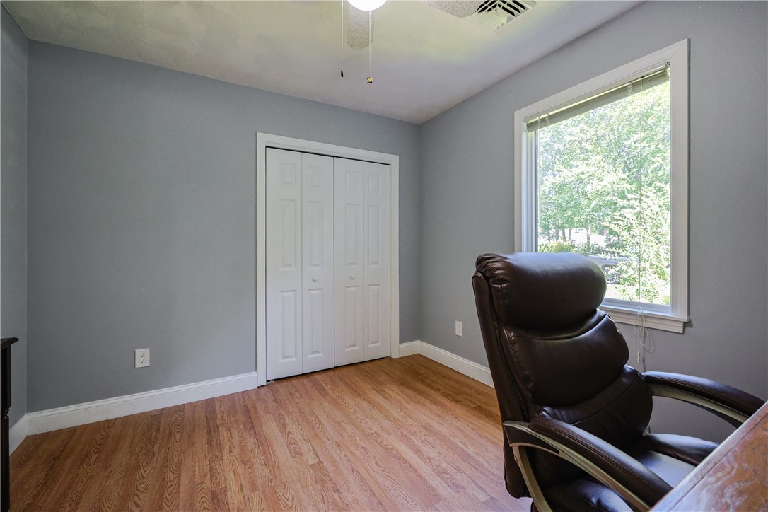 34 Latham Farm Road Smithfield, RI 02917 - Photo 19 of 31