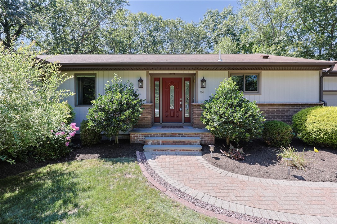 34 Latham Farm Road Smithfield, RI 02917 - Photo 2 of 31