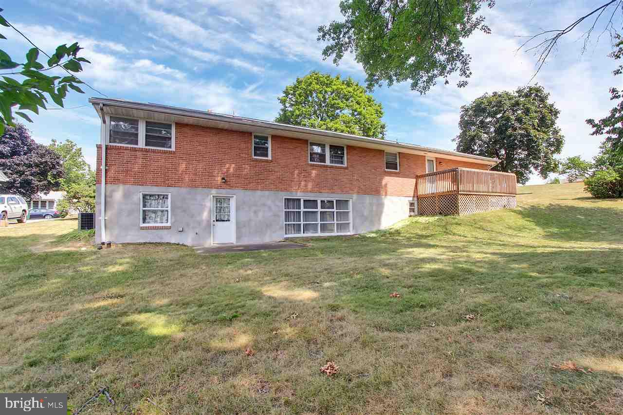 894 Woodberry Road York, PA 17403 - Photo 22 of 24 Gallery Image 22