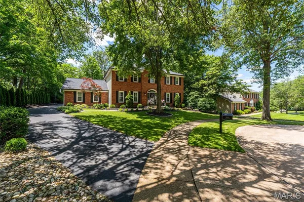 $895,000 | 14604 Chermoore Drive, Chesterfield, MO 63017